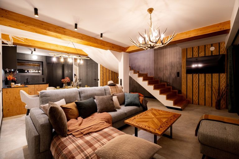 Metamorfoza wnętrza bez generalnego remontu – siła tkanin i dodatków w projektach